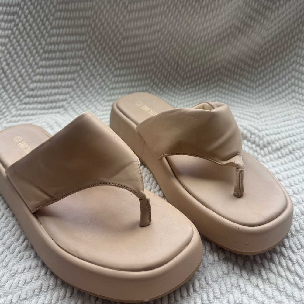 Platform sandal